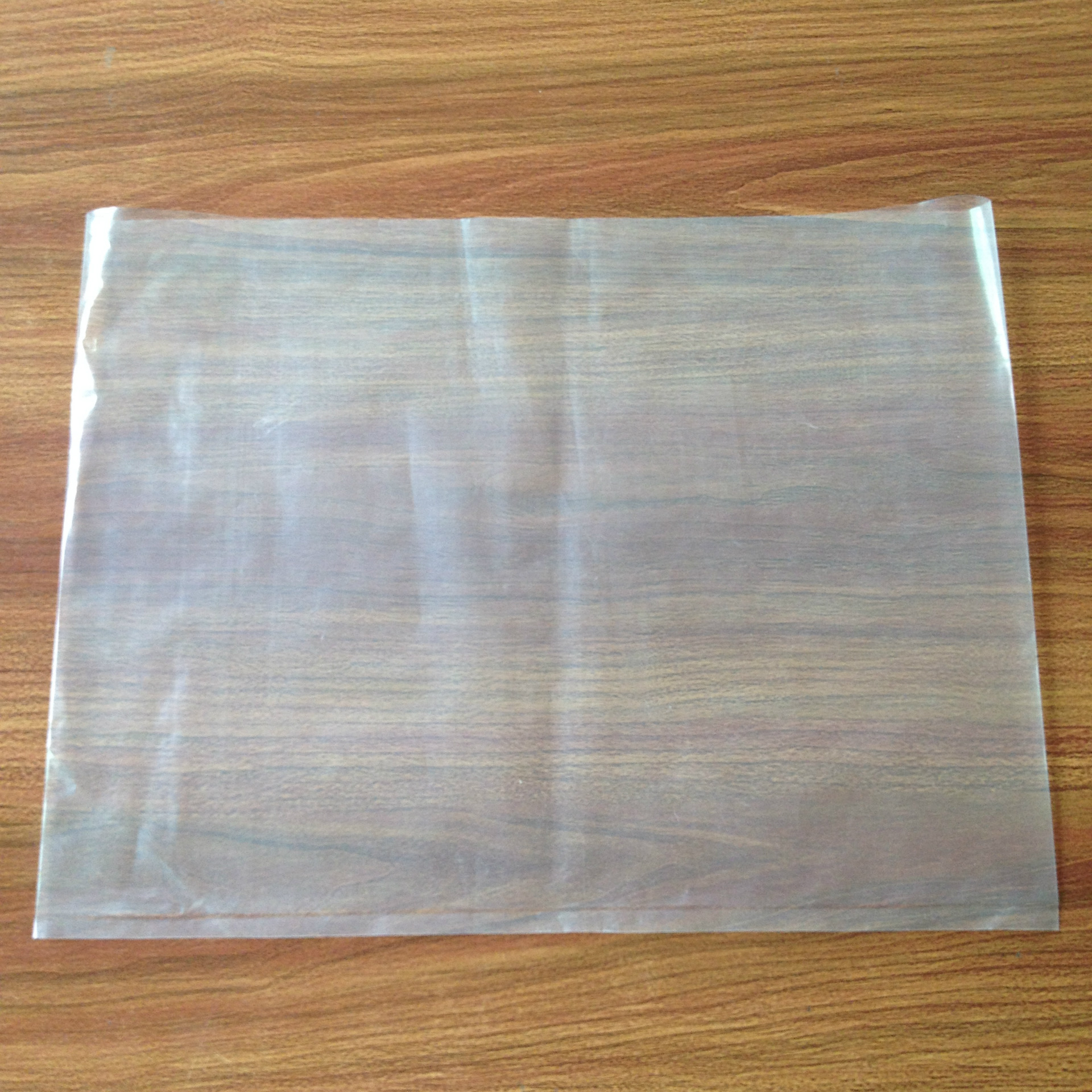 部分地方还出现过校服“价格高、质量低”的投诉