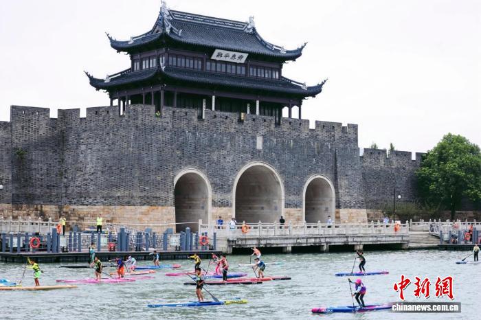 2025桨板亚洲杯马拉松赛在苏州开赛 多项目吸引全