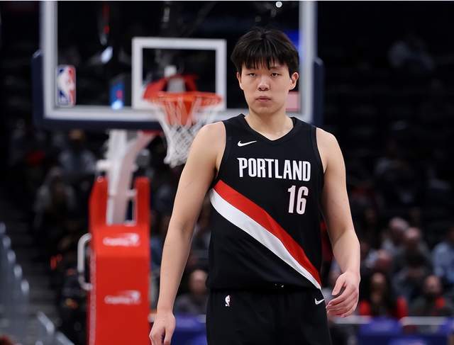 文班亚马伤退成关键转折，开拓者险胜马刺杨瀚