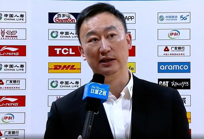 青岛男篮绝平三分拖入加时 刘维伟怒斥威瑟斯庞