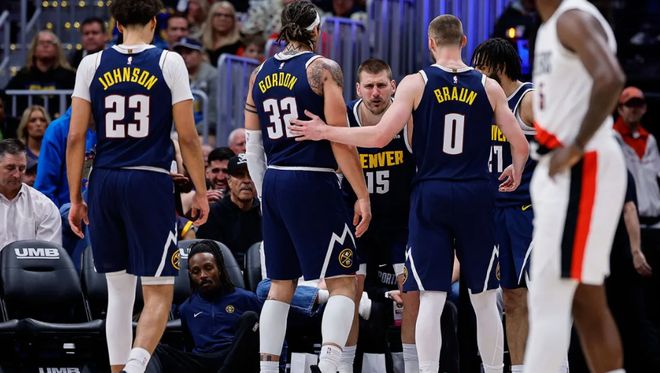 NBA季后赛首轮激战落幕 热门球队爆冷出局